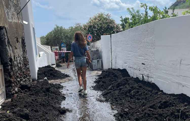 Dopo l'incendio anche l'alluvione, Stromboli in ginocchio.