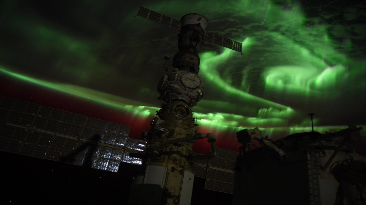 Samantha Cristoforetti foto spazio aurora australe