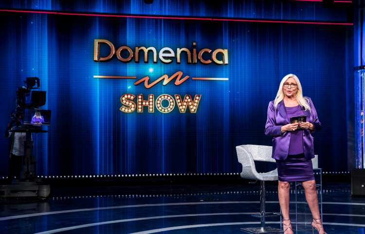 Mara Venier: "Ho avuto un ex violento, mi picchiava e ha minacciato di uccidermi con un coltello