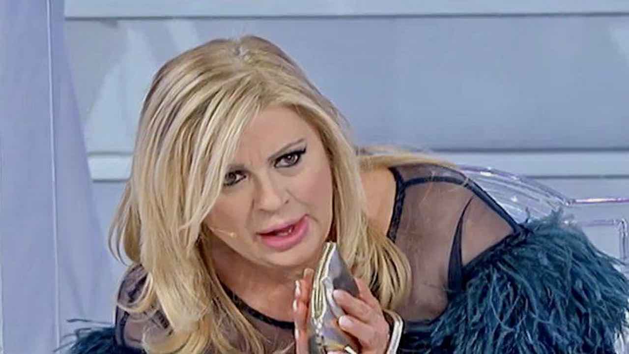 Tina Cipollari Uomini e Donne prima puntata