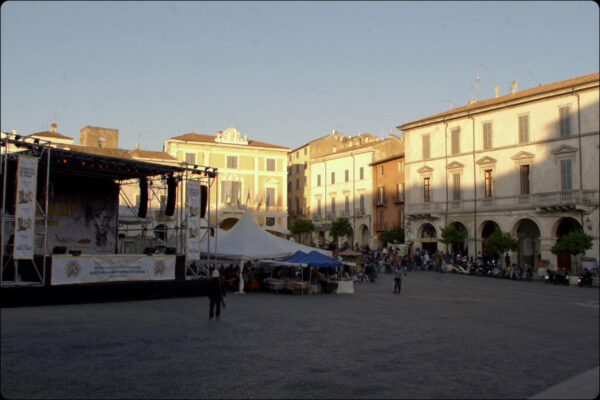 Barletta, Mastercek 90: serata di musica e divertimento in Largo Ariosto