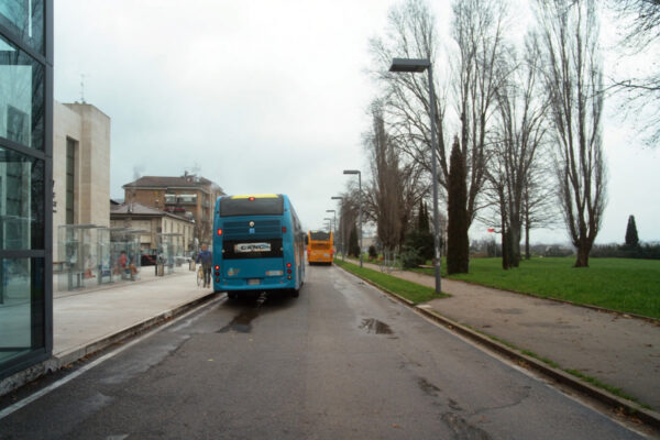 Arzachena, finanziamenti al trasporto scolastico: cosa cambia nel 2026/2027